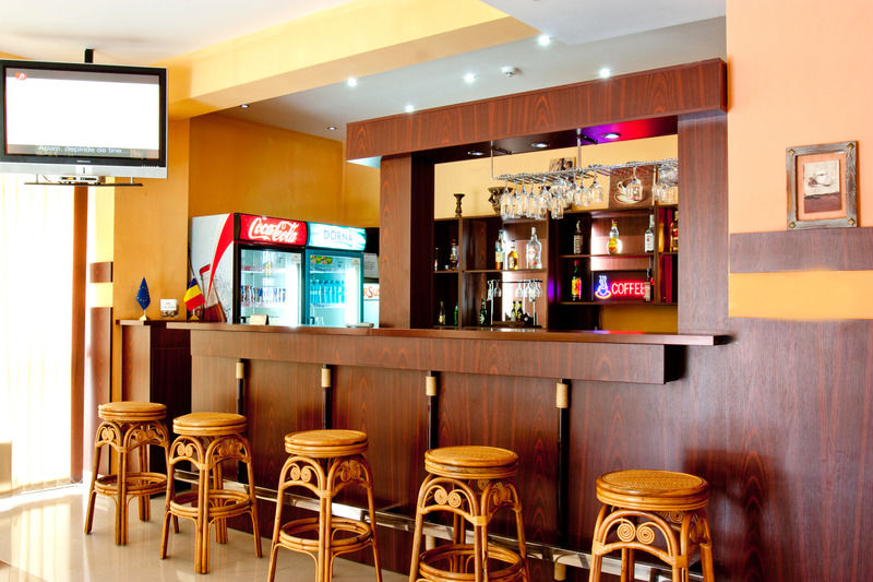 Denisa Hotel โอโตเปนี ภายนอก รูปภาพ