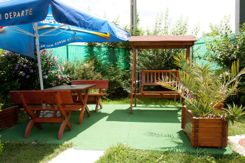 Denisa Hotel โอโตเปนี ภายนอก รูปภาพ