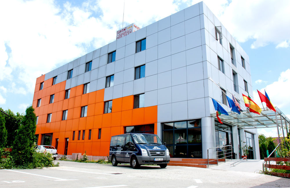 Denisa Hotel โอโตเปนี ภายนอก รูปภาพ