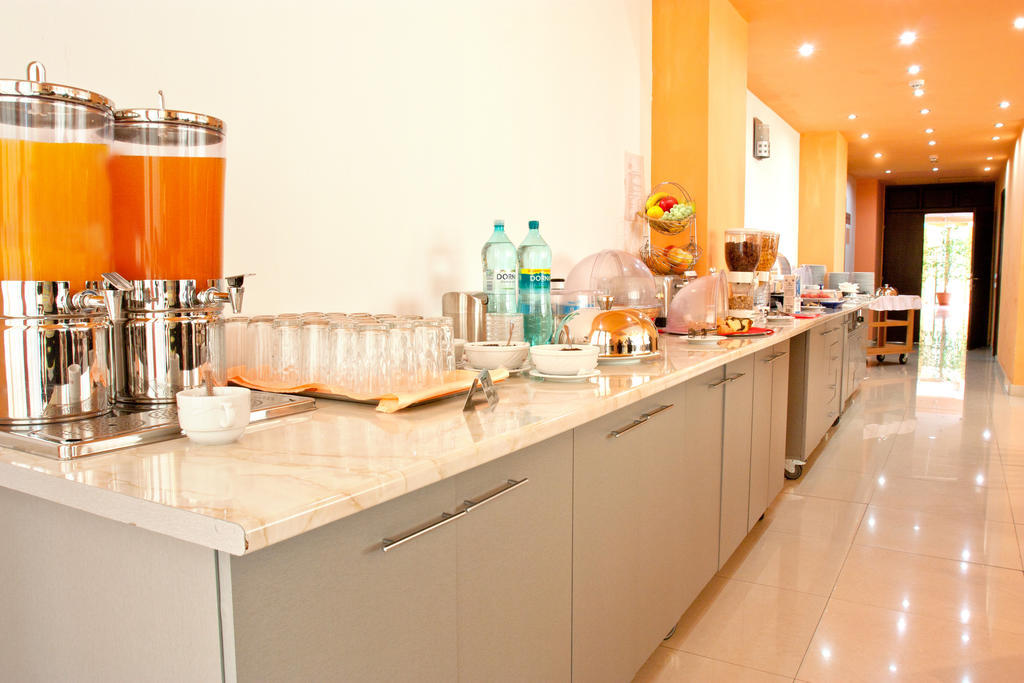 Denisa Hotel โอโตเปนี ภายนอก รูปภาพ